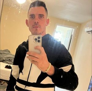 Meet your Posher, Adrian